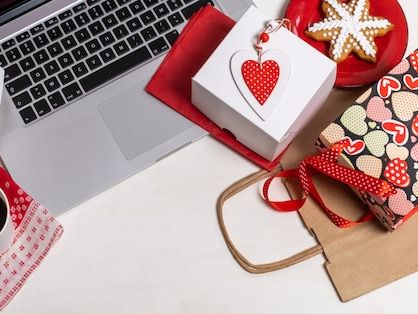 Materiały i technologie nadruku na upominkach firmowych – kompletny przewodnik