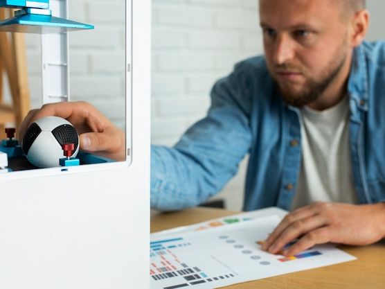 Porównanie materiałów i technologii nadruku na gadżetach reklamowych – wybierz najlepszą metodę dla swojej marki